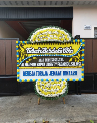 Papan Bunga Duka di Kayu Putih